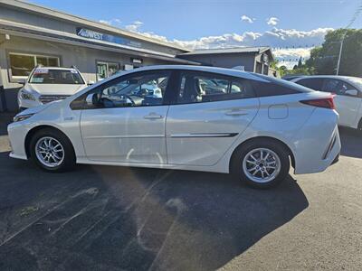 2017 Toyota Prius Prime Advanced   - Photo 3 - Redding, CA 96001
