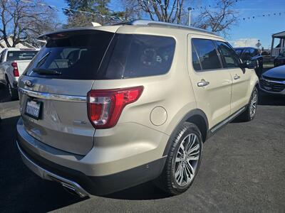 2017 Ford Explorer Platinum   - Photo 7 - Redding, CA 96001