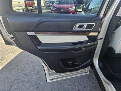 2017 Ford Explorer Platinum   - Photo 16 - Redding, CA 96001
