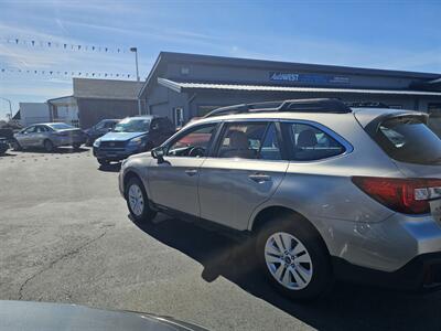 2018 Subaru Outback 2.5i - Photo 4 - Redding, CA 96001