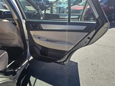 2018 Subaru Outback 2.5i - Photo 9 - Redding, CA 96001