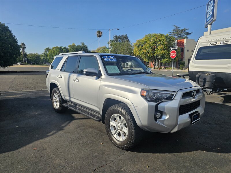 2017 Toyota 4Runner SR5 Premium  