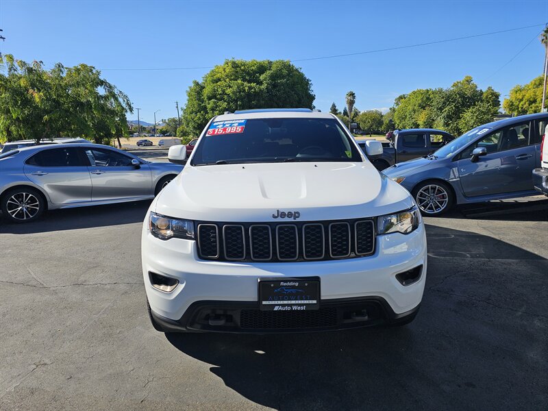 2017 Jeep Grand Cherokee Laredo  
