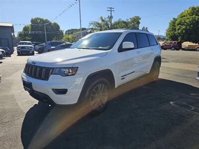 2017 Jeep Grand Cherokee Laredo   - Photo 3 - Redding, CA 96001