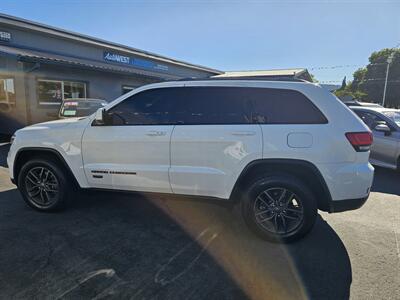 2017 Jeep Grand Cherokee Laredo   - Photo 4 - Redding, CA 96001