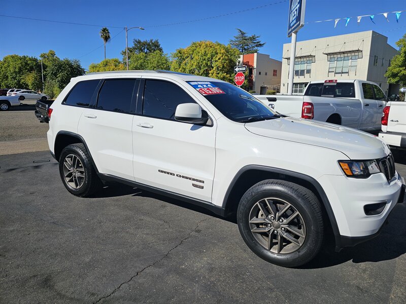 2017 Jeep Grand Cherokee Laredo  
