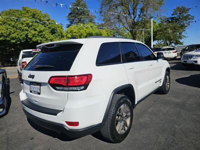 2017 Jeep Grand Cherokee Laredo   - Photo 7 - Redding, CA 96001