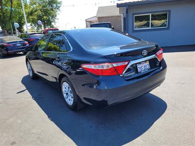 2017 Toyota Camry LE   - Photo 5 - Redding, CA 96001