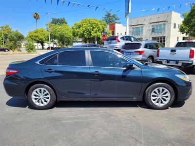 2017 Toyota Camry LE   - Photo 8 - Redding, CA 96001