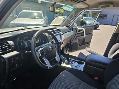 2015 Toyota 4Runner SR5   - Photo 16 - Redding, CA 96001