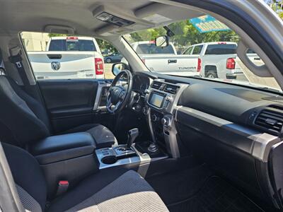 2015 Toyota 4Runner SR5   - Photo 9 - Redding, CA 96001