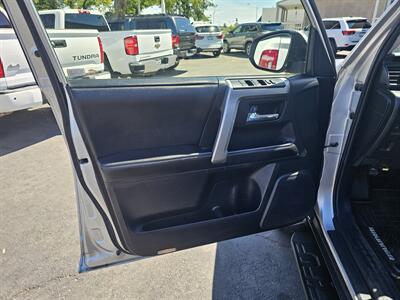 2015 Toyota 4Runner SR5   - Photo 17 - Redding, CA 96001