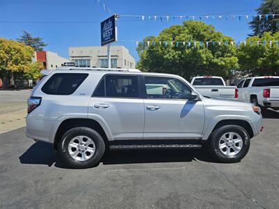 2015 Toyota 4Runner SR5   - Photo 8 - Redding, CA 96001