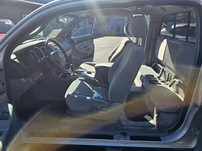 2005 Toyota Tacoma V6   - Photo 11 - Redding, CA 96001