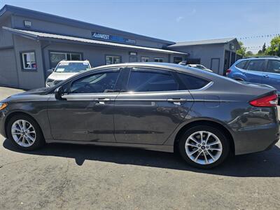 2020 Ford Fusion Hybrid SE   - Photo 4 - Redding, CA 96001