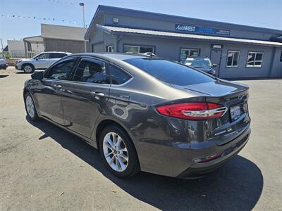 2020 Ford Fusion Hybrid SE   - Photo 5 - Redding, CA 96001