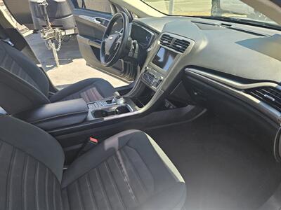 2020 Ford Fusion Hybrid SE   - Photo 9 - Redding, CA 96001