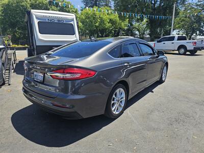 2020 Ford Fusion Hybrid SE   - Photo 7 - Redding, CA 96001