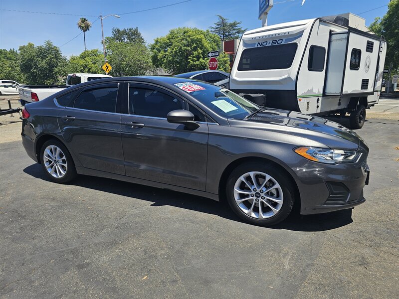 2020 Ford Fusion Hybrid SE   - Photo 1 - Redding, CA 96001