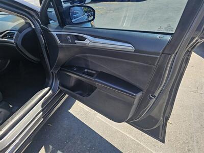2020 Ford Fusion Hybrid SE   - Photo 10 - Redding, CA 96001