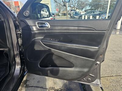 2019 Jeep Grand Cherokee Laredo   - Photo 9 - Redding, CA 96001