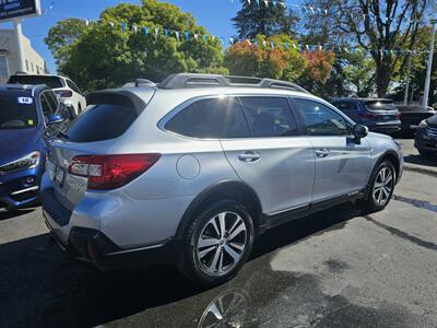 2019 Subaru Outback 3.6R Limited   - Photo 7 - Redding, CA 96001