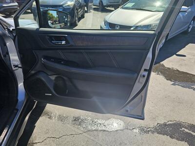 2019 Subaru Outback 3.6R Limited   - Photo 10 - Redding, CA 96001