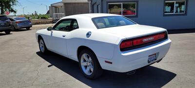 2011 Dodge Challenger SE   - Photo 5 - Redding, CA 96001