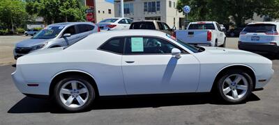 2011 Dodge Challenger SE   - Photo 8 - Redding, CA 96001