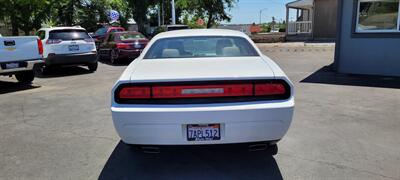 2011 Dodge Challenger SE   - Photo 6 - Redding, CA 96001