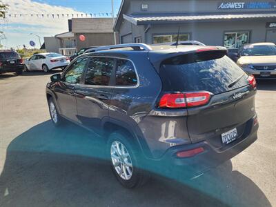 2016 Jeep Cherokee Latitude   - Photo 5 - Redding, CA 96001