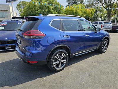2018 Nissan Rogue SL   - Photo 7 - Redding, CA 96001