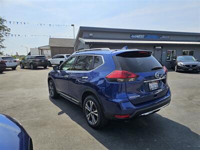 2018 Nissan Rogue SL   - Photo 5 - Redding, CA 96001