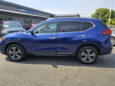 2018 Nissan Rogue SL   - Photo 4 - Redding, CA 96001