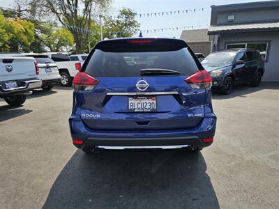 2018 Nissan Rogue SL   - Photo 6 - Redding, CA 96001