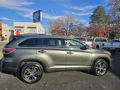 2016 Toyota Highlander XLE - Photo 7 - Redding, CA 96001