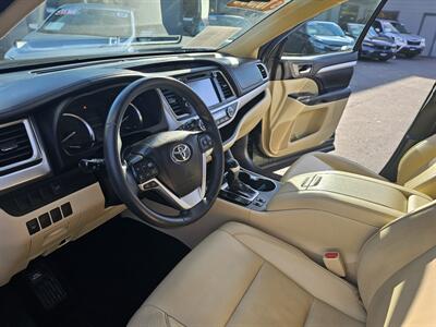 2016 Toyota Highlander XLE - Photo 14 - Redding, CA 96001