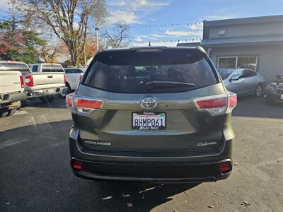 2016 Toyota Highlander XLE - Photo 5 - Redding, CA 96001