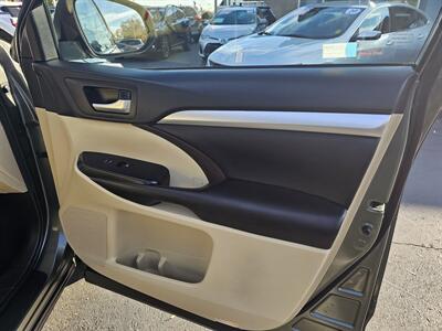 2016 Toyota Highlander XLE - Photo 9 - Redding, CA 96001