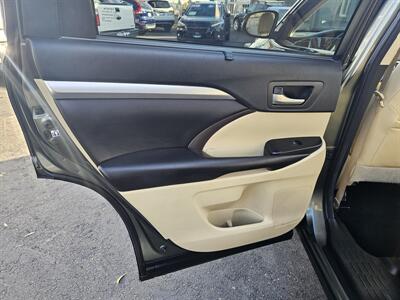 2016 Toyota Highlander XLE - Photo 13 - Redding, CA 96001