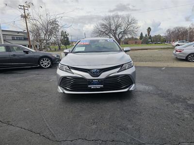 2020 Toyota Camry Hybrid LE   - Photo 2 - Redding, CA 96001