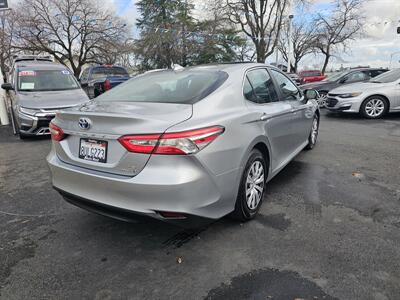 2020 Toyota Camry Hybrid LE   - Photo 7 - Redding, CA 96001