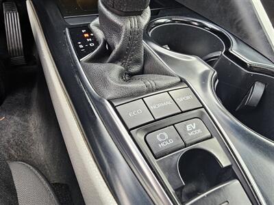 2020 Toyota Camry Hybrid LE   - Photo 19 - Redding, CA 96001