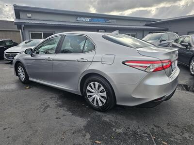 2020 Toyota Camry Hybrid LE   - Photo 5 - Redding, CA 96001