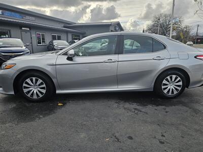 2020 Toyota Camry Hybrid LE   - Photo 4 - Redding, CA 96001