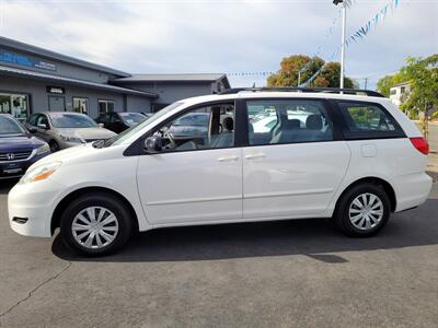 2006 Toyota Sienna CE 7 Passenger   - Photo 4 - Redding, CA 96001