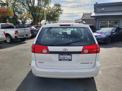 2006 Toyota Sienna CE 7 Passenger   - Photo 7 - Redding, CA 96001