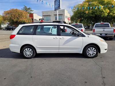 2006 Toyota Sienna CE 7 Passenger   - Photo 9 - Redding, CA 96001