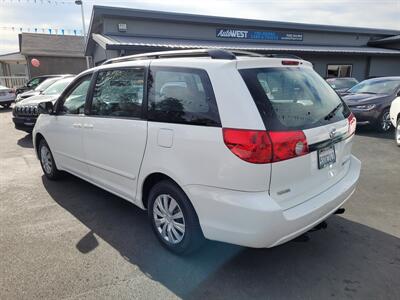 2006 Toyota Sienna CE 7 Passenger   - Photo 6 - Redding, CA 96001