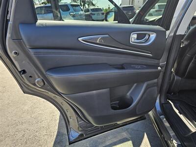 2017 INFINITI QX60 - Photo 16 - Redding, CA 96001
